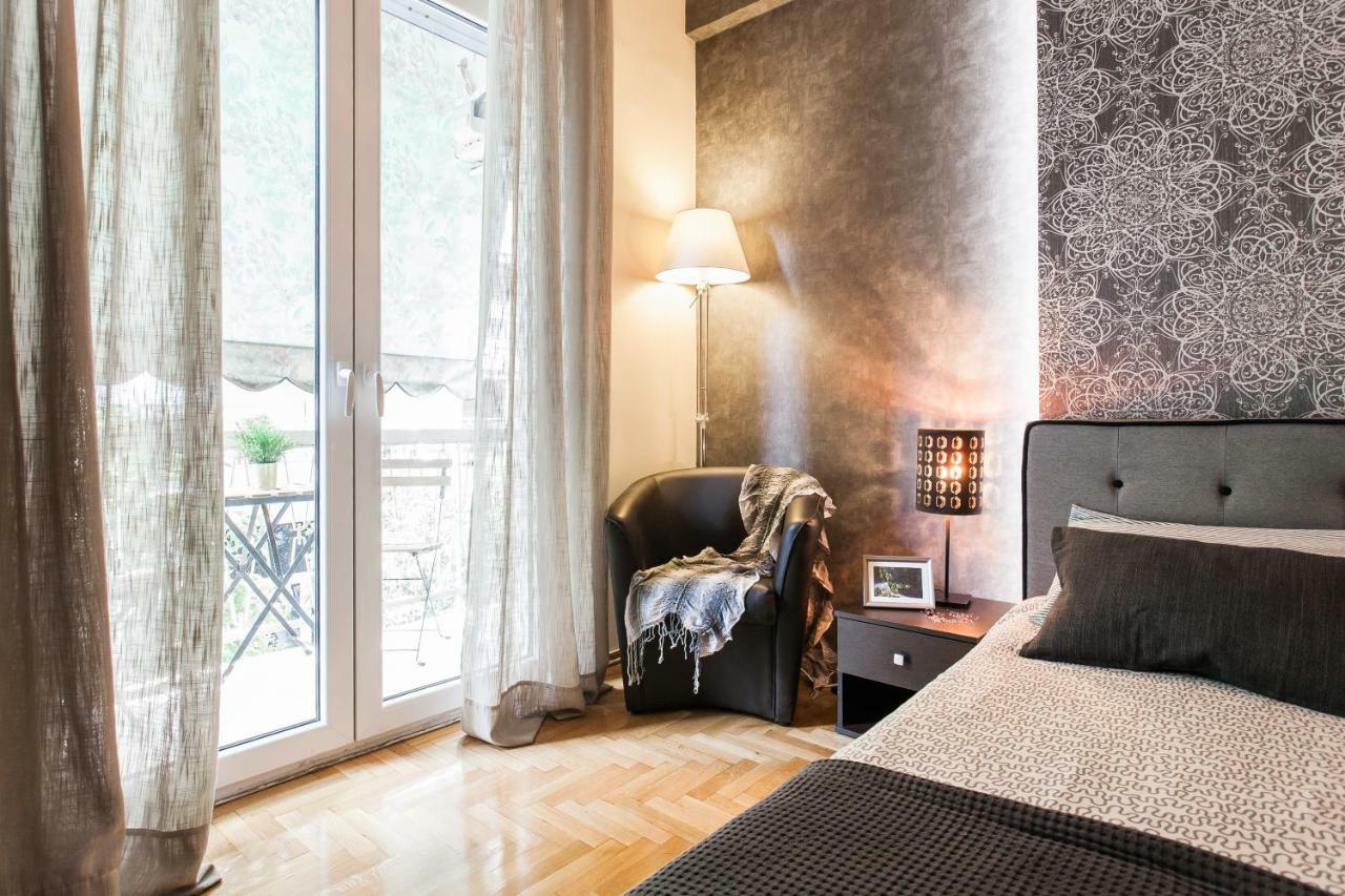 Private In In Safe Area Homestay