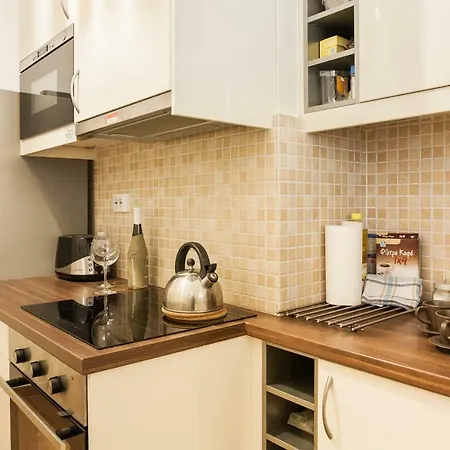 Best Private Rooms In Apartment In Safe Area Athens Exterior photo